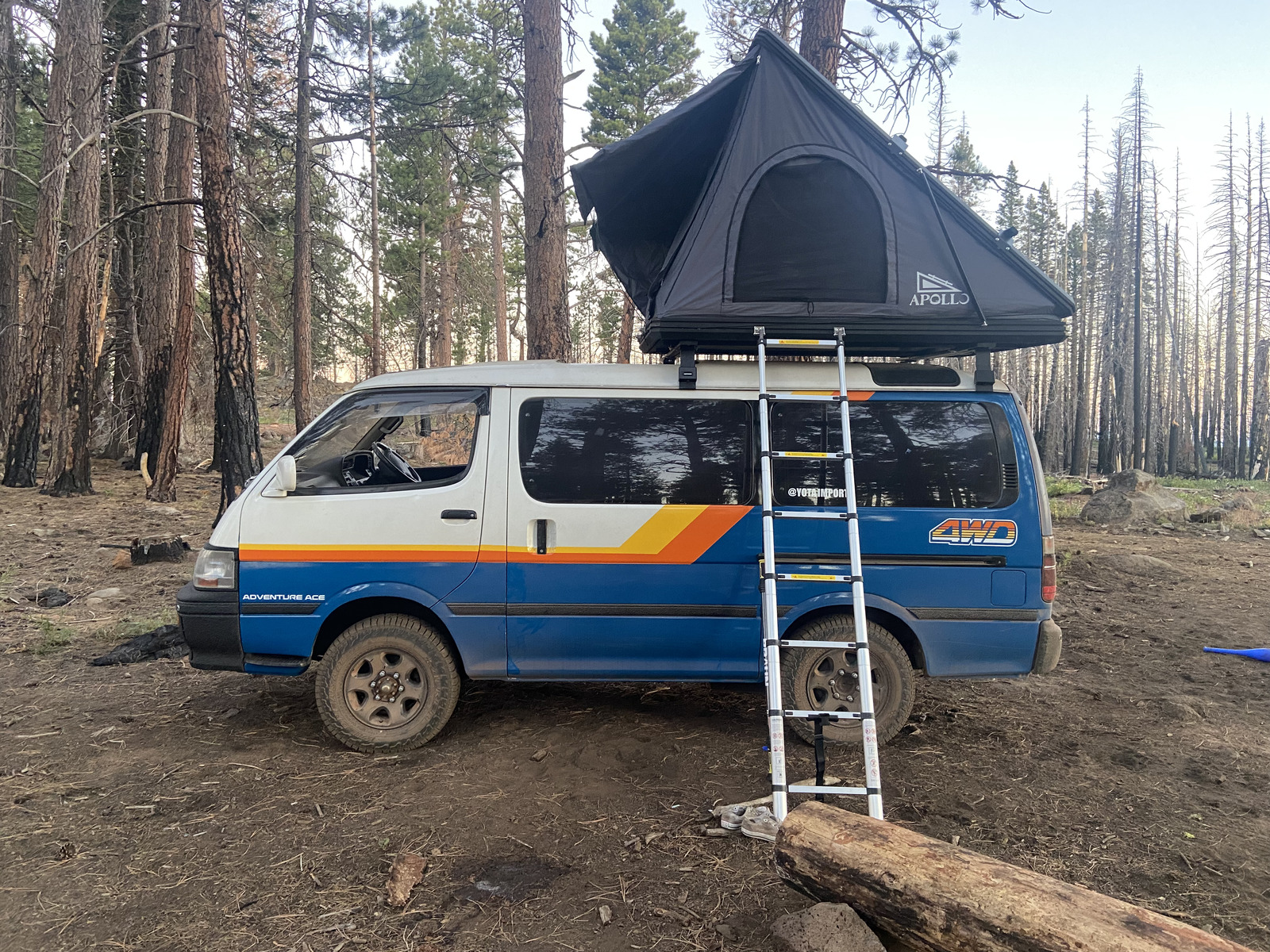 Adventure Ace van off-road