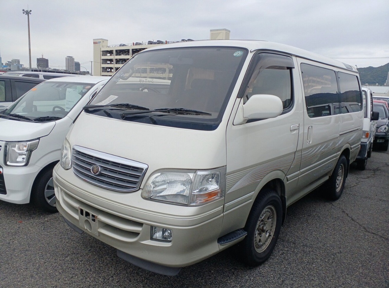 HiAce 01 photo 2