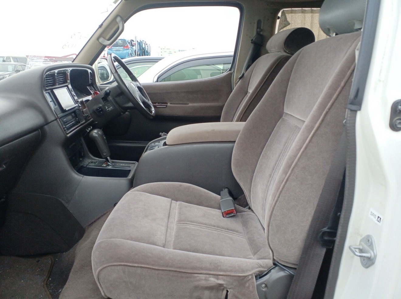 HiAce 01 photo 7