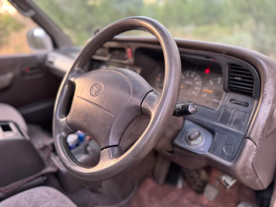 HiAce photo 12