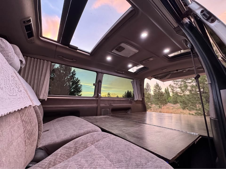 HiAce photo 13