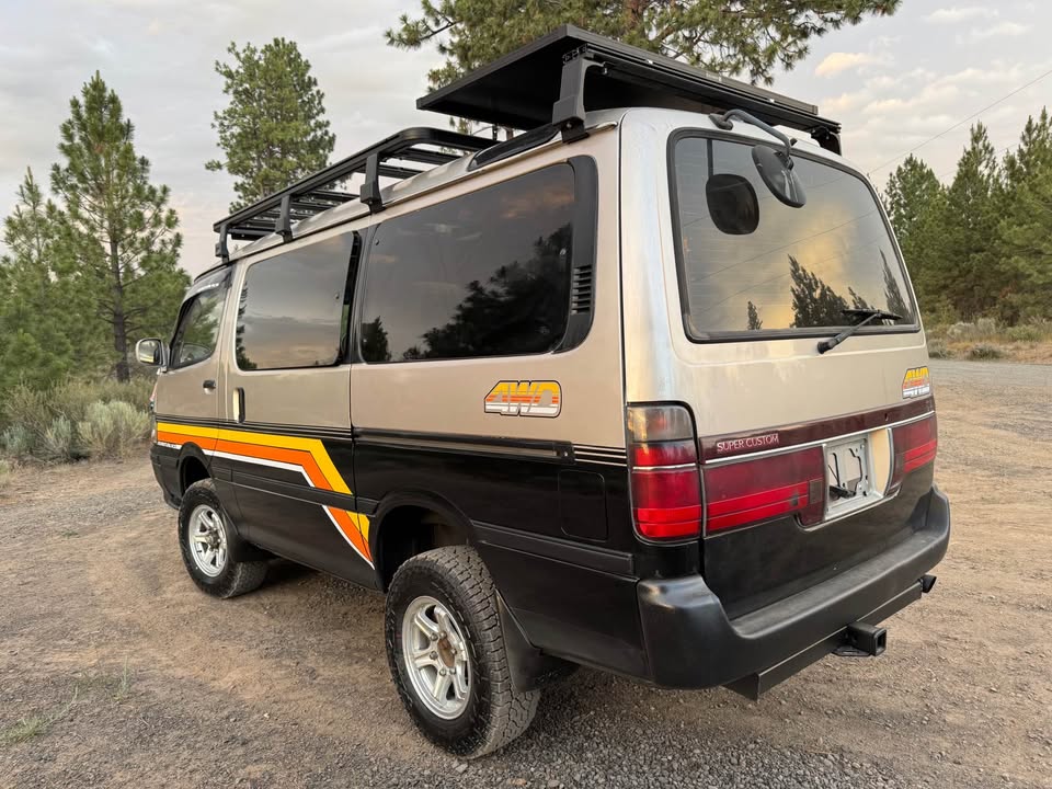 HiAce photo 17